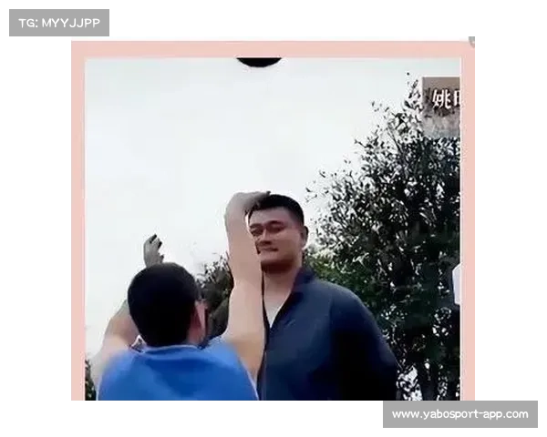 姚明身高2米26犹如巨人犀牛在他旁边成大狗奥尼尔显得像小鸟 姚明身高2米26犹如巨人犀牛在他旁边成大狗奥尼尔显得像小鸟